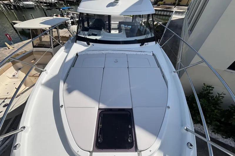 Slide: The Image of 2026 Beneteau Antares 11 Fly yacht with spacious deck and sleek design. - 31