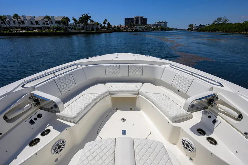 Slide: The Image of Pursuit 37 REEL DEAL - Bow Seating - 11