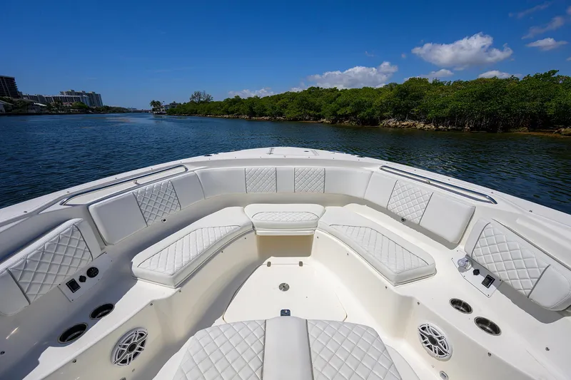 Slide: The Image of Pursuit 37 REEL DEAL - Bow Seating - 6