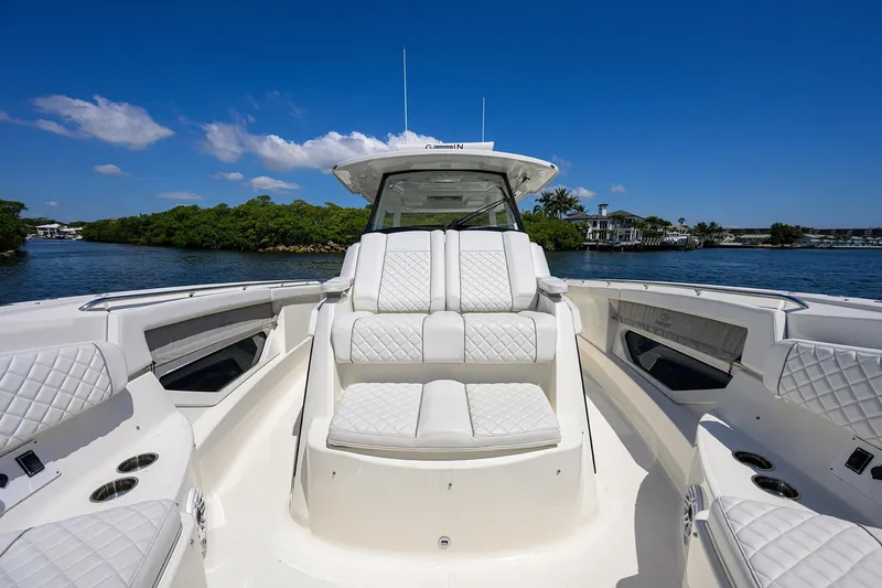 Slide: The Image of Pursuit 37 REEL DEAL - Bow Seating - 9