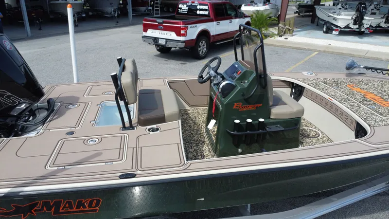 Slide: The Image of Mako 18 Pro Skiff Backwater Edition 2025 - 4
