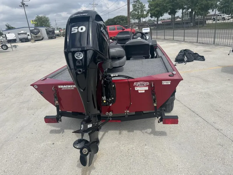 Slide: The Image of Tracker Bass Tracker Classic XL 2024 - 11