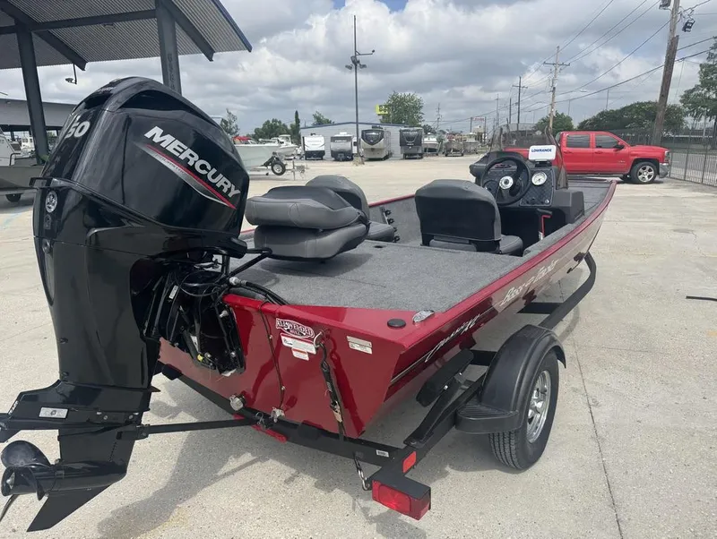 Slide: The Image of Tracker Bass Tracker Classic XL 2024 - 3