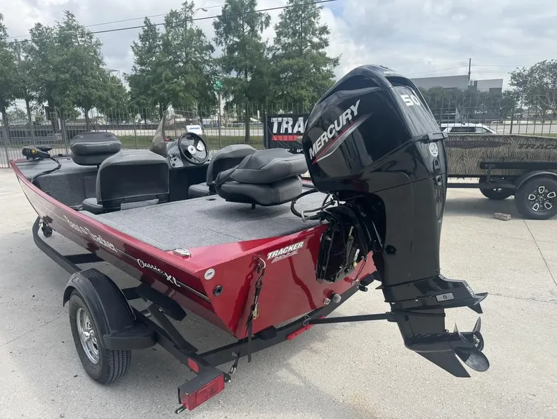 Slide: The Image of Tracker Bass Tracker Classic XL 2024 - 4