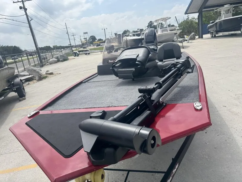 Slide: The Image of Tracker Bass Tracker Classic XL 2024 - 5