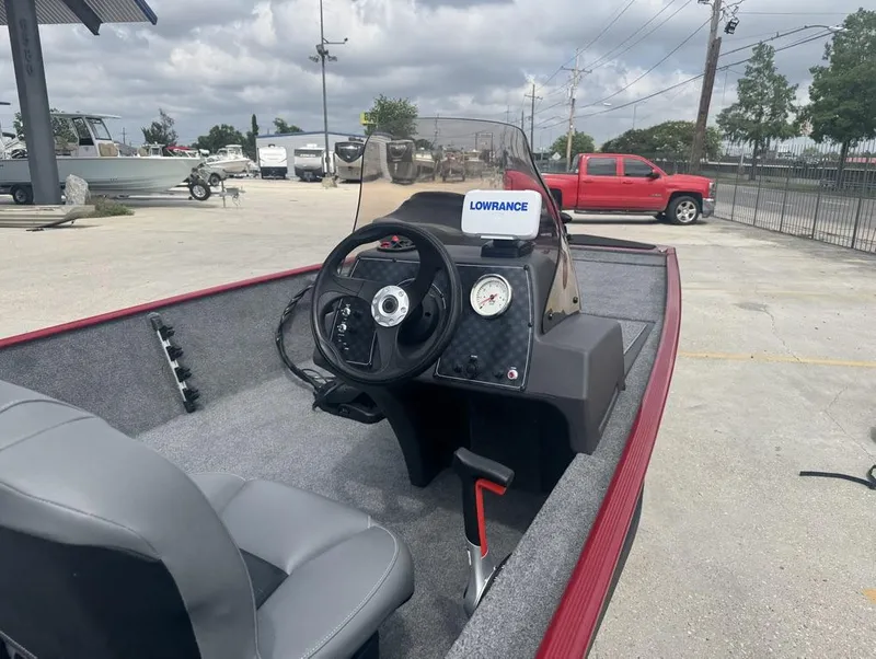 Slide: The Image of Tracker Bass Tracker Classic XL 2024 - 9