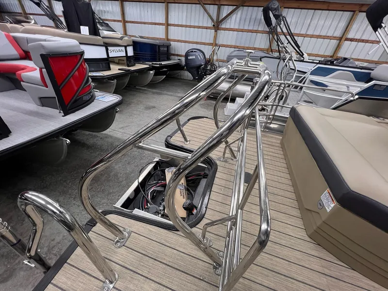 Slide: The Image of Sylvan X3 CLZ DH Mirage Tritoon 2025 - 24