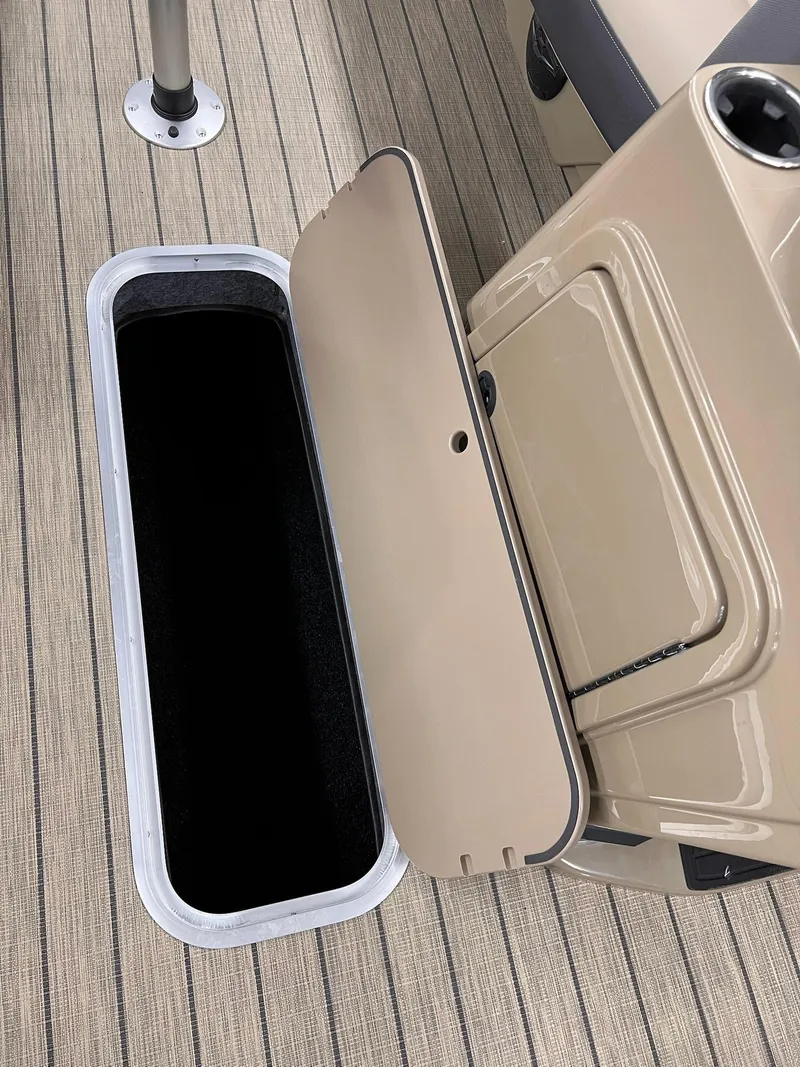 Slide: The Image of Sylvan X3 CLZ DH Mirage Tritoon 2025 - 31