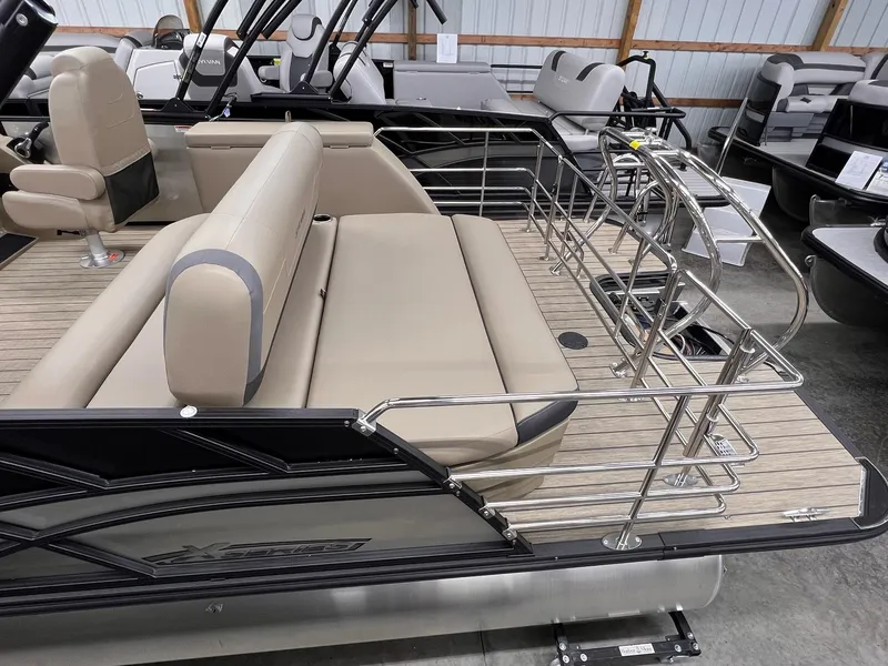 Slide: The Image of Sylvan X3 CLZ DH Mirage Tritoon 2025 - 33