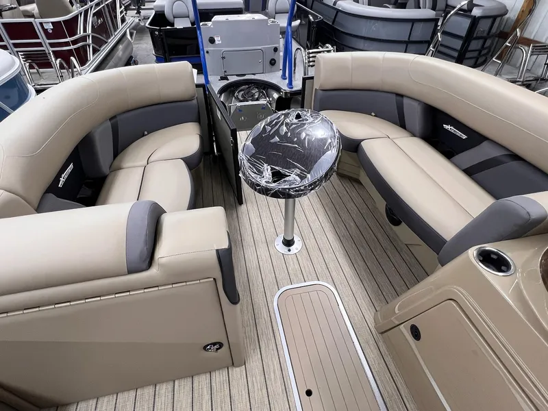 Slide: The Image of Sylvan X3 CLZ DH Mirage Tritoon 2025 - 6