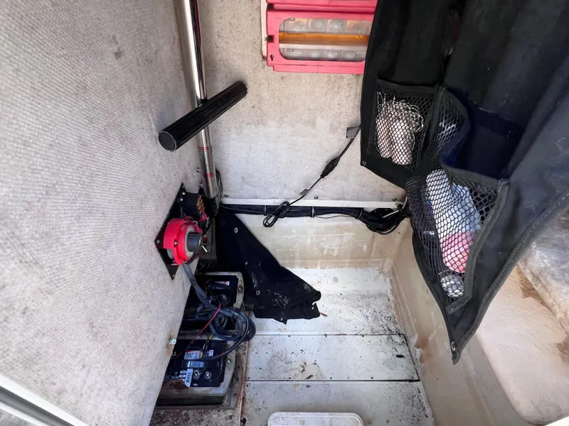 Slide: The Image of Interior view of a 2005 Hydra-Sports Vector 2400 CC boat storage compartment. - 25