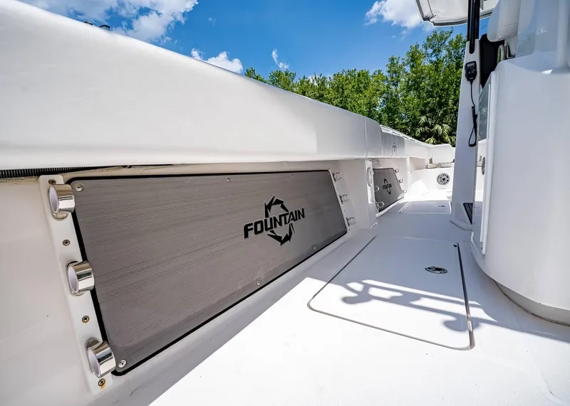 Slide: The Image of Fountain 38 TE 2024 - 16