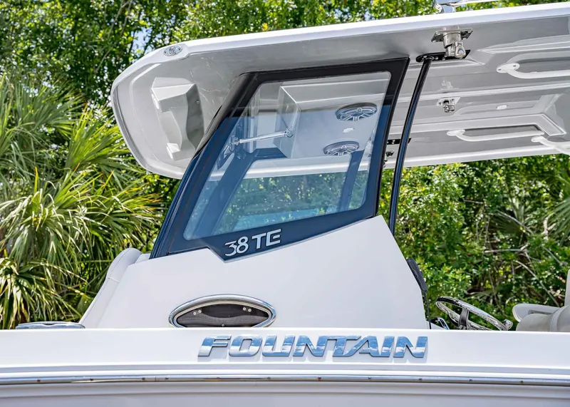 Slide: The Image of Fountain 38 TE 2024 - 3