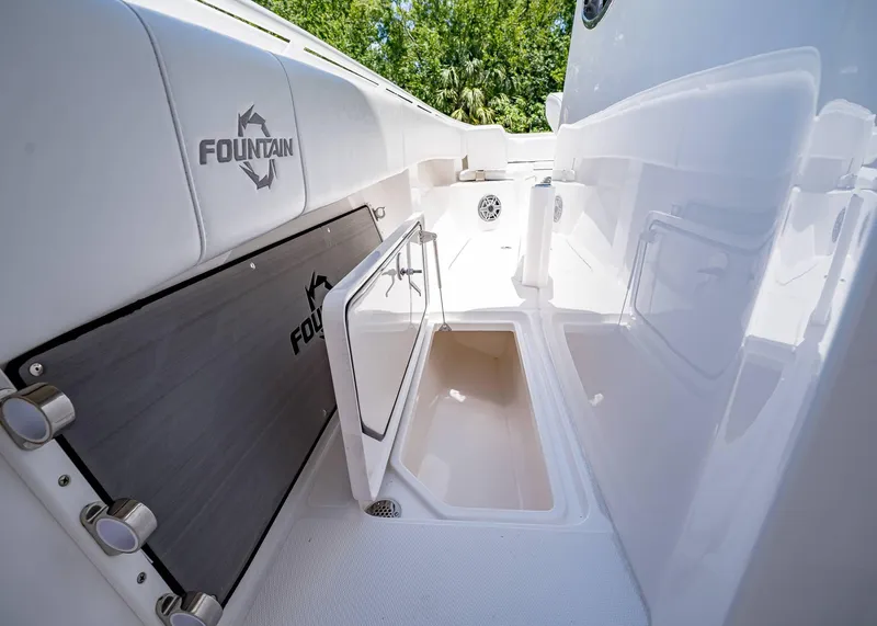 Slide: The Image of Fountain 38 TE 2024 - 38