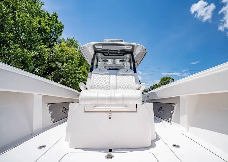 Slide: The Image of Fountain 38 TE 2024 - 40