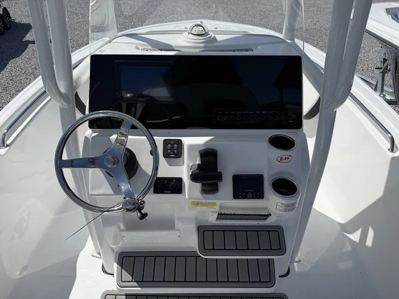 Slide: The Image of Tidewater 198 CC Adventure 2025 - 4