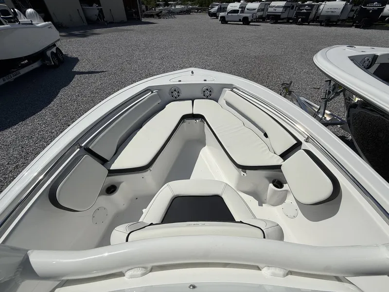 Slide: The Image of Tidewater 198 CC Adventure 2025 - 6