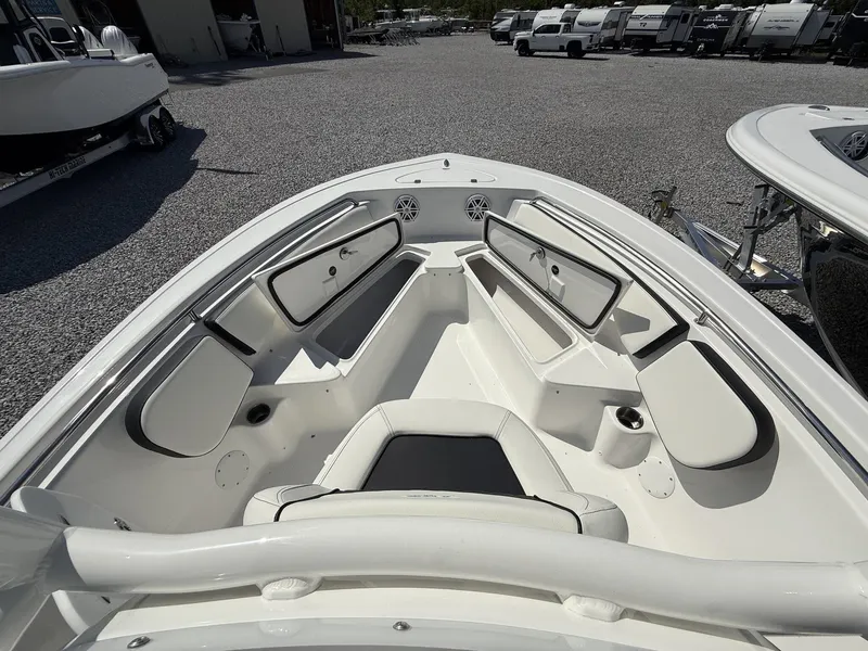 Slide: The Image of Tidewater 198 CC Adventure 2025 - 7