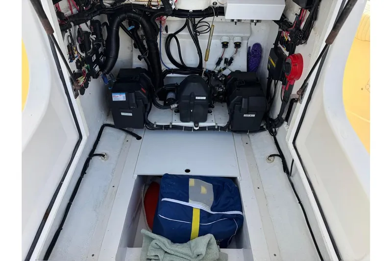 Slide: The Image of Marlon 350 SF 1999 - 14