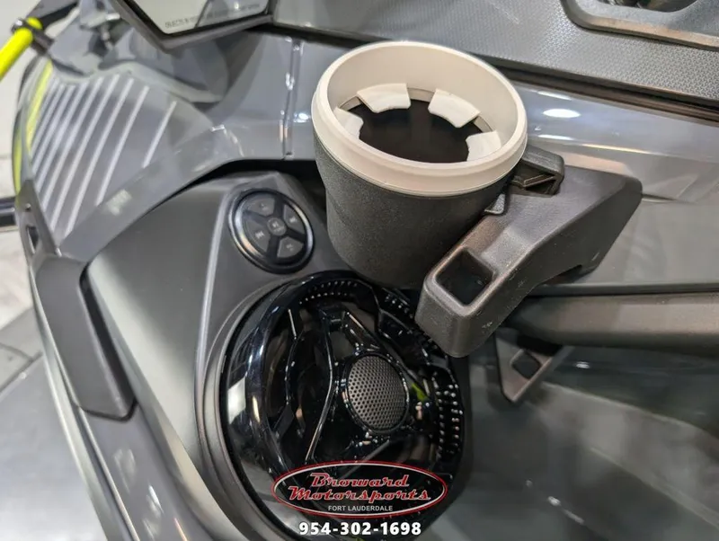 Slide: The Image of Sea-Doo Explorer Pro® 170 2025 - 16