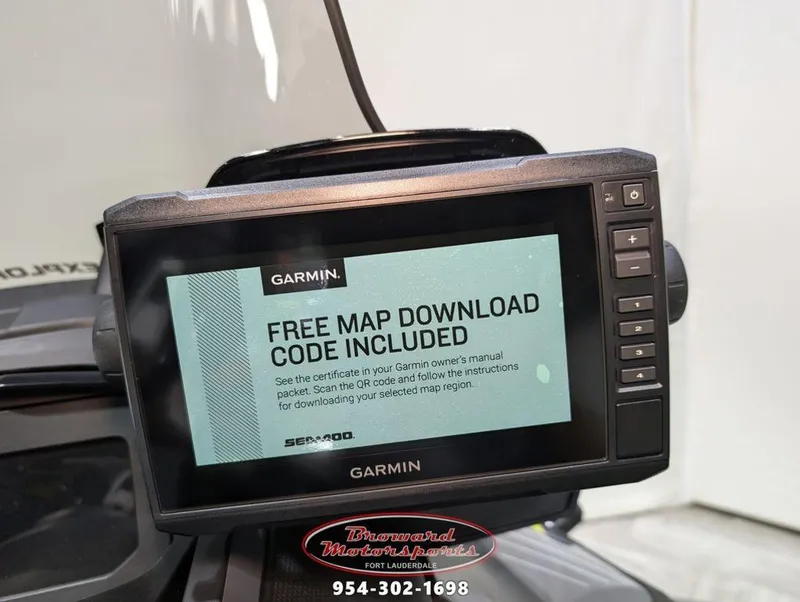 Slide: The Image of Sea-Doo Explorer Pro® 170 2025 - 18