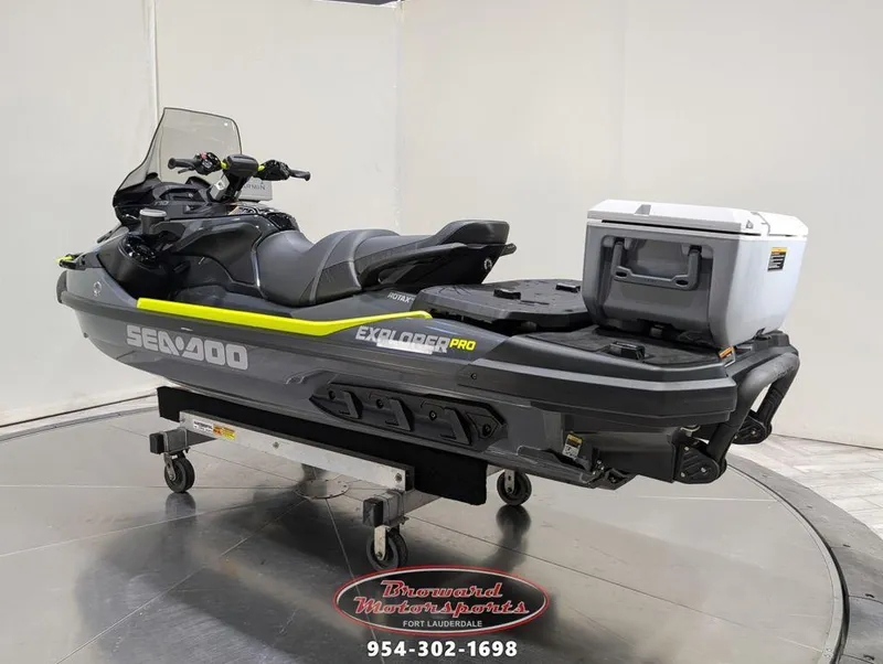 Slide: The Image of Sea-Doo Explorer Pro® 170 2025 - 5