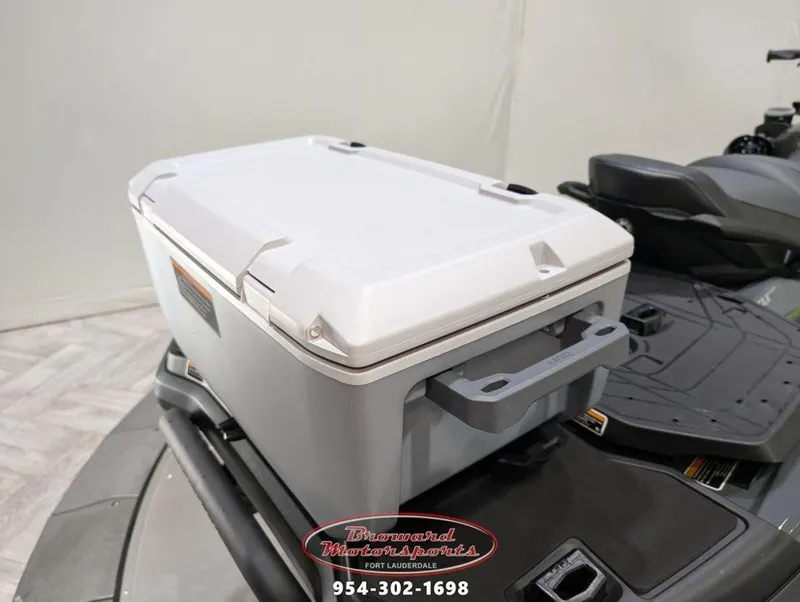 Slide: The Image of Sea-Doo Explorer Pro® 170 2025 - 8