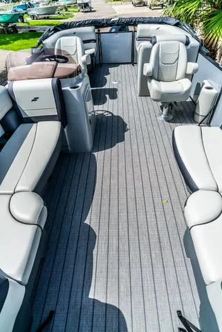 Slide: The Image of Starcraft EXS 1 2025 - 10