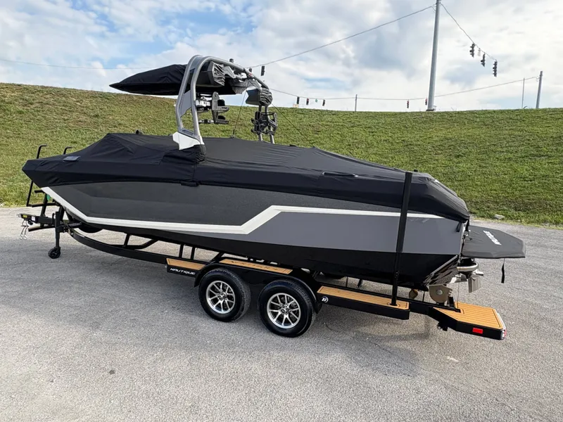 Slide: The Image of Nautique GS24 2026 - 107