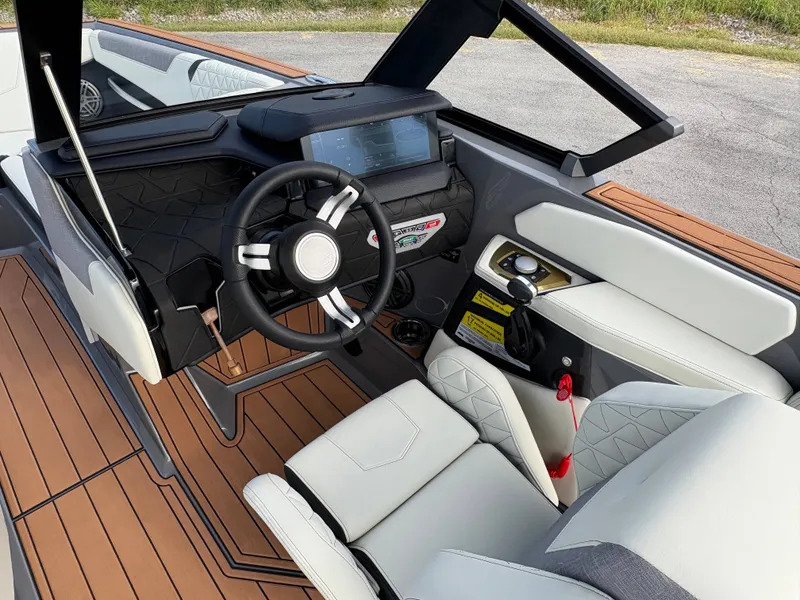 Slide: The Image of Nautique GS24 2026 - 38