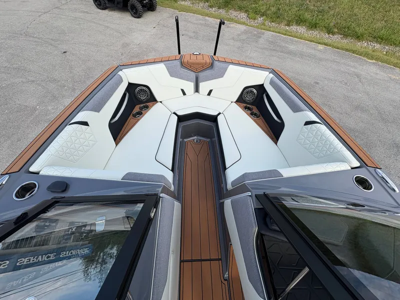 Slide: The Image of Nautique GS24 2026 - 39