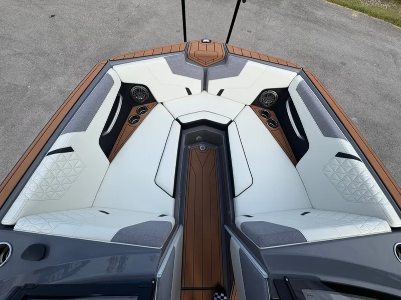 Slide: The Image of Nautique GS24 2026 - 46