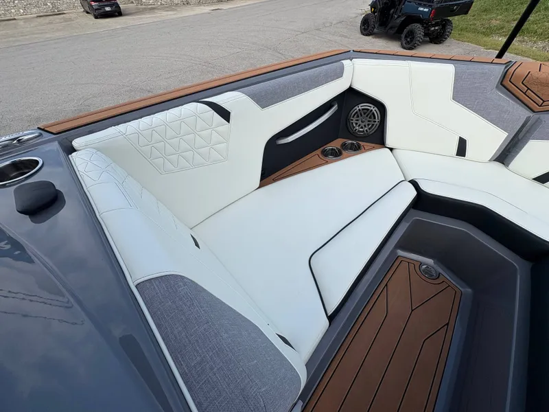 Slide: The Image of Nautique GS24 2026 - 47