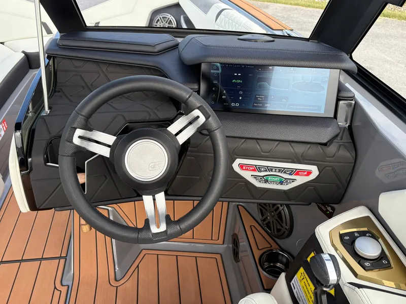 Slide: The Image of Nautique GS24 2026 - 49