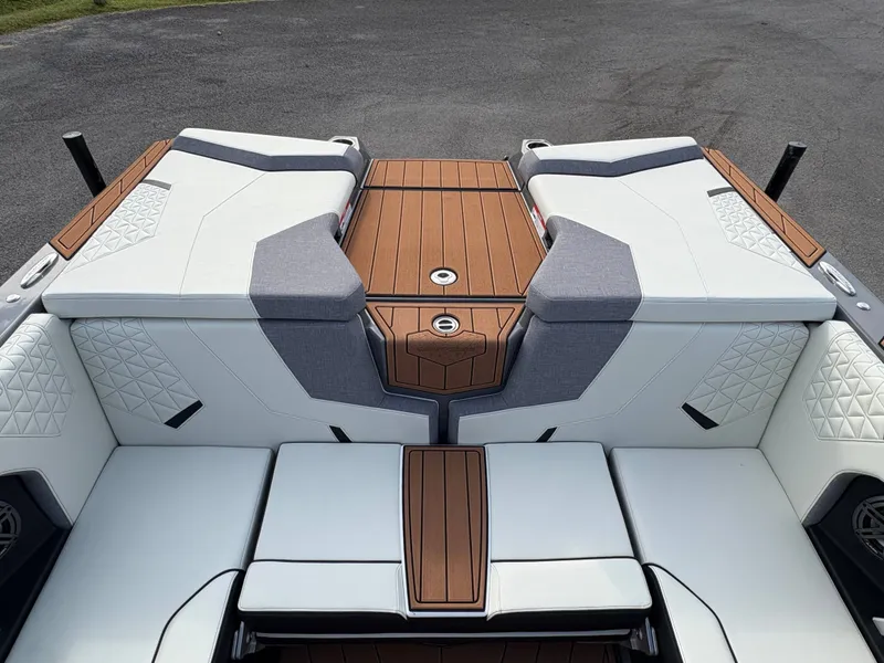 Slide: The Image of Nautique GS24 2026 - 57