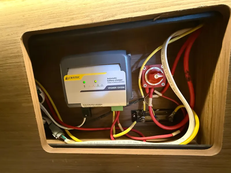 Slide: The Image of Electrical panel with wiring in a 2018 Jeanneau NC 895 boat. - 33