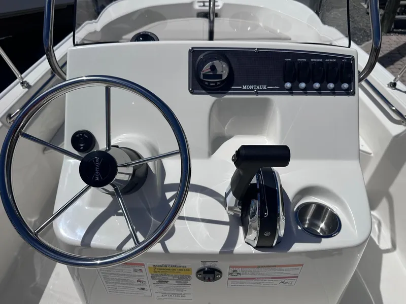 Slide: The Image of Boston Whaler 170 Montauk 2026 - 11