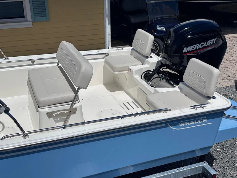 Slide: The Image of Boston Whaler 170 Montauk 2026 - 13