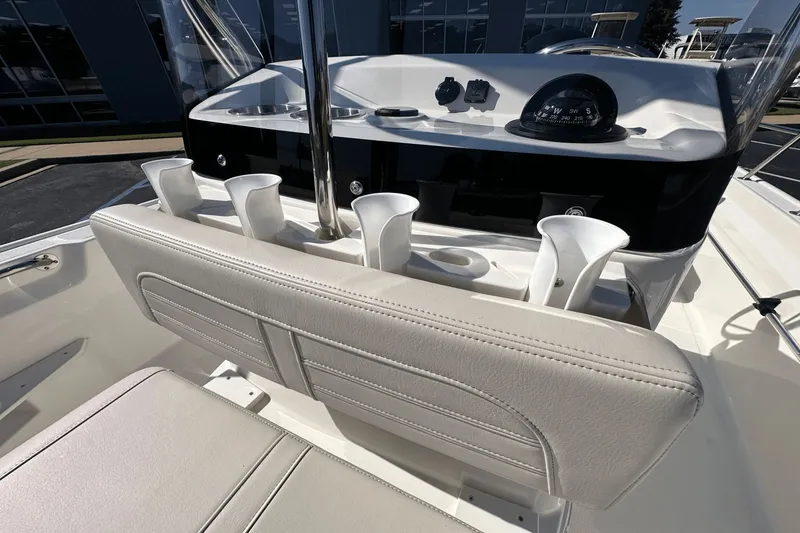 Slide: The Image of Boston Whaler 170 Montauk 2026 - 13