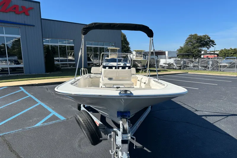 Slide: The Image of Boston Whaler 170 Montauk 2026 - 3