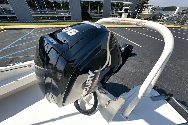 Slide: The Image of Boston Whaler 160 Super Sport 2026 - 5