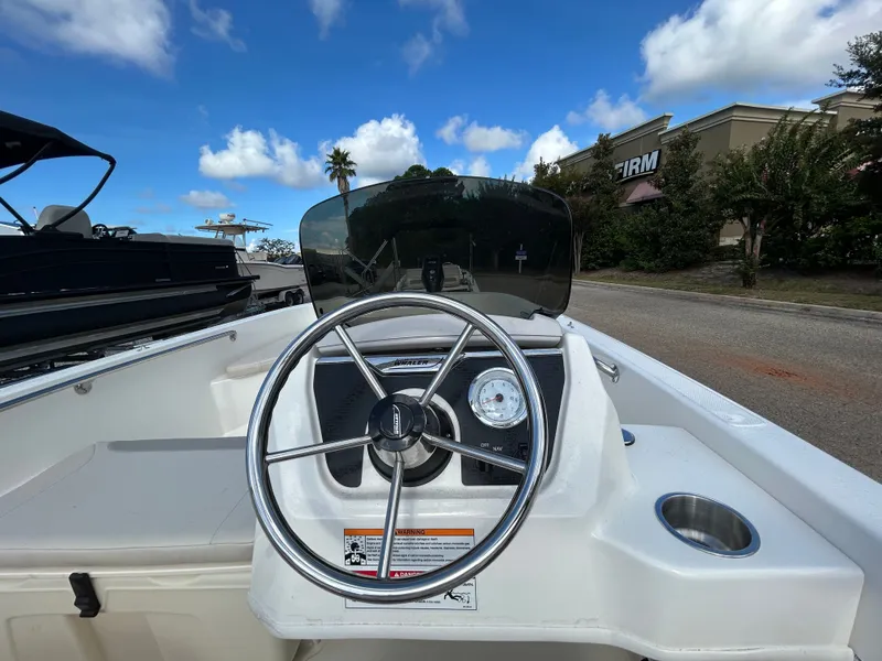 Slide: The Image of Boston Whaler 160 Super Sport 2026 - 8