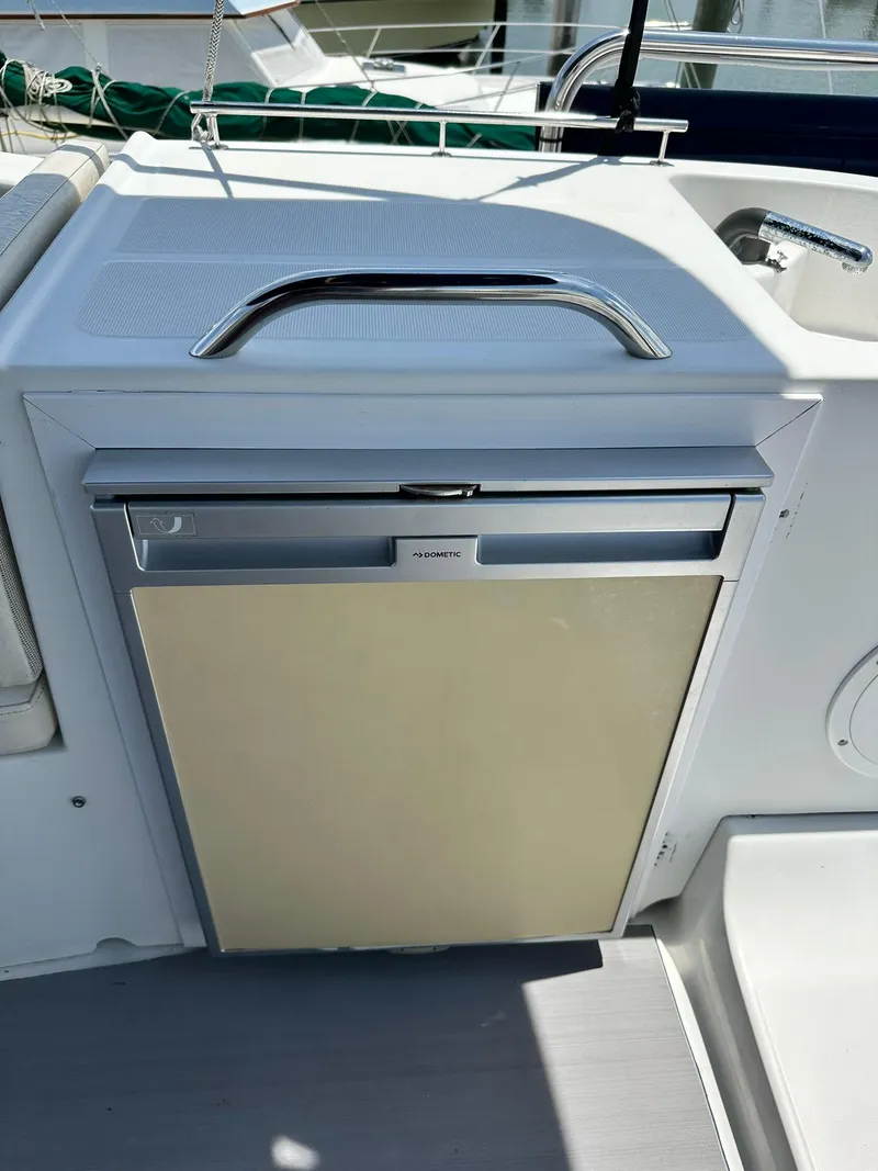 Slide: The Image of Beneteau Swift Trawler 42 2005 - 51