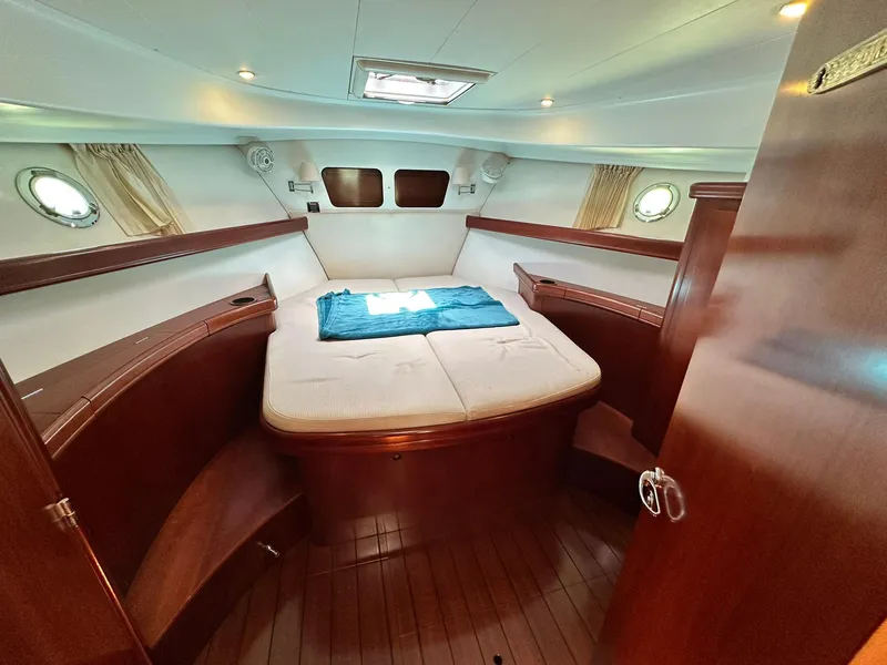 Slide: The Image of Beneteau Swift Trawler 42 2005 - 81