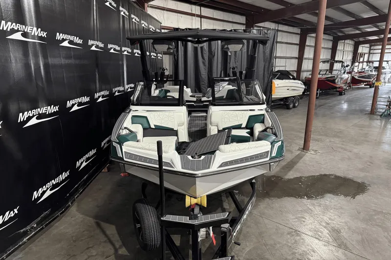 Slide: The Image of Nautique Super Air Nautique G25 Paragon 2020 - 1