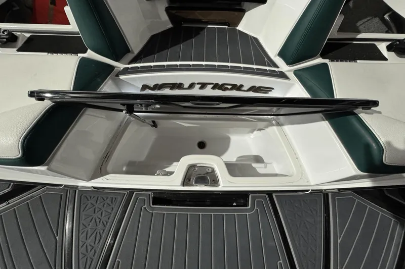 Slide: The Image of Nautique Super Air Nautique G25 Paragon 2020 - 12