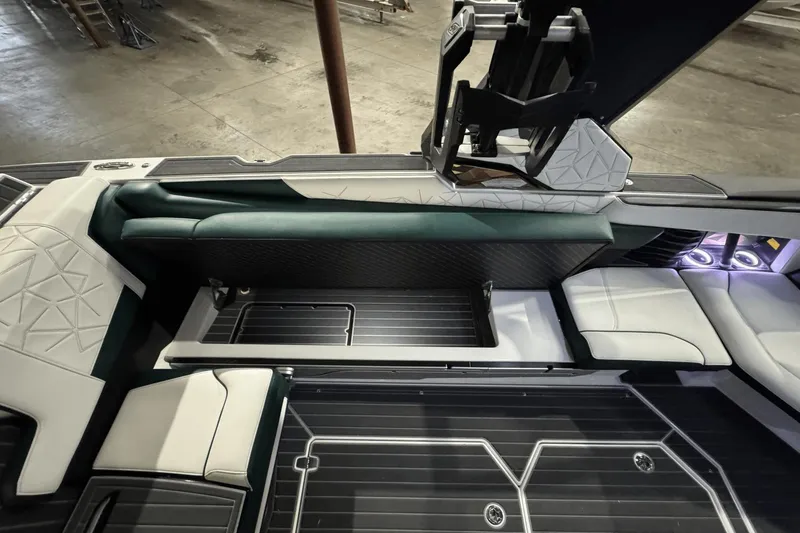 Slide: The Image of Nautique Super Air Nautique G25 Paragon 2020 - 26