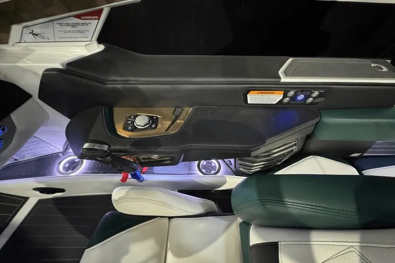 Slide: The Image of Nautique Super Air Nautique G25 Paragon 2020 - 34