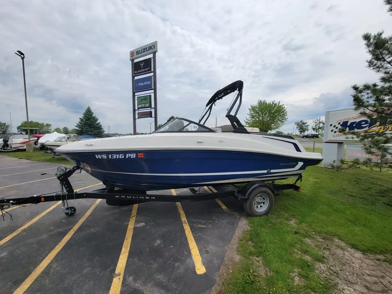 The Image of Bayliner VR5 Bowrider I/O 2020 - 1