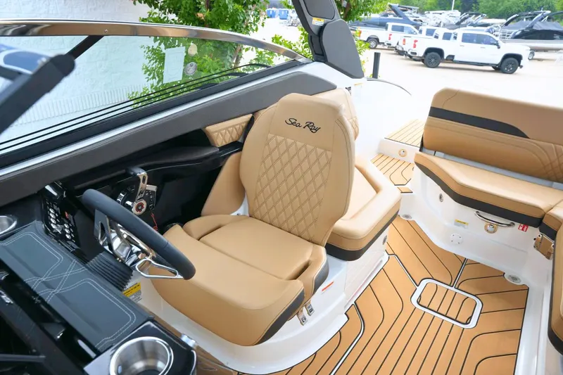Slide: The Image of Sea Ray SLX 260 Surf 2026 - 14